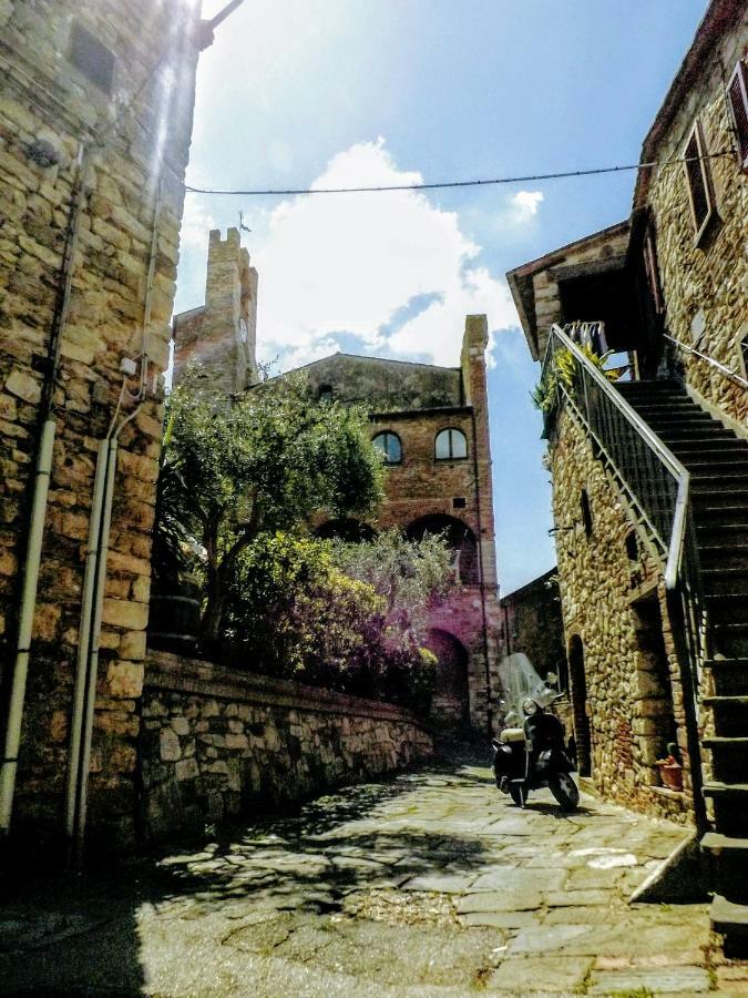 Centralissimo Nel Cuore Del Borgo Suvereto Exteriör bild
